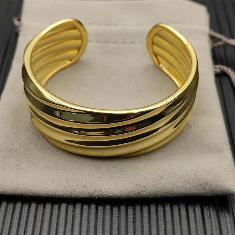 Acquista Bracciale alla moda in oro rosa 18 carati con cristalli AAA per donne e ragazze in Italia a partire da 9.6