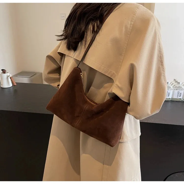 High-Quality Velvet Shoulder black bag with Large Capacity High-Quality Velvet Shoulder black bag with Large Capacity