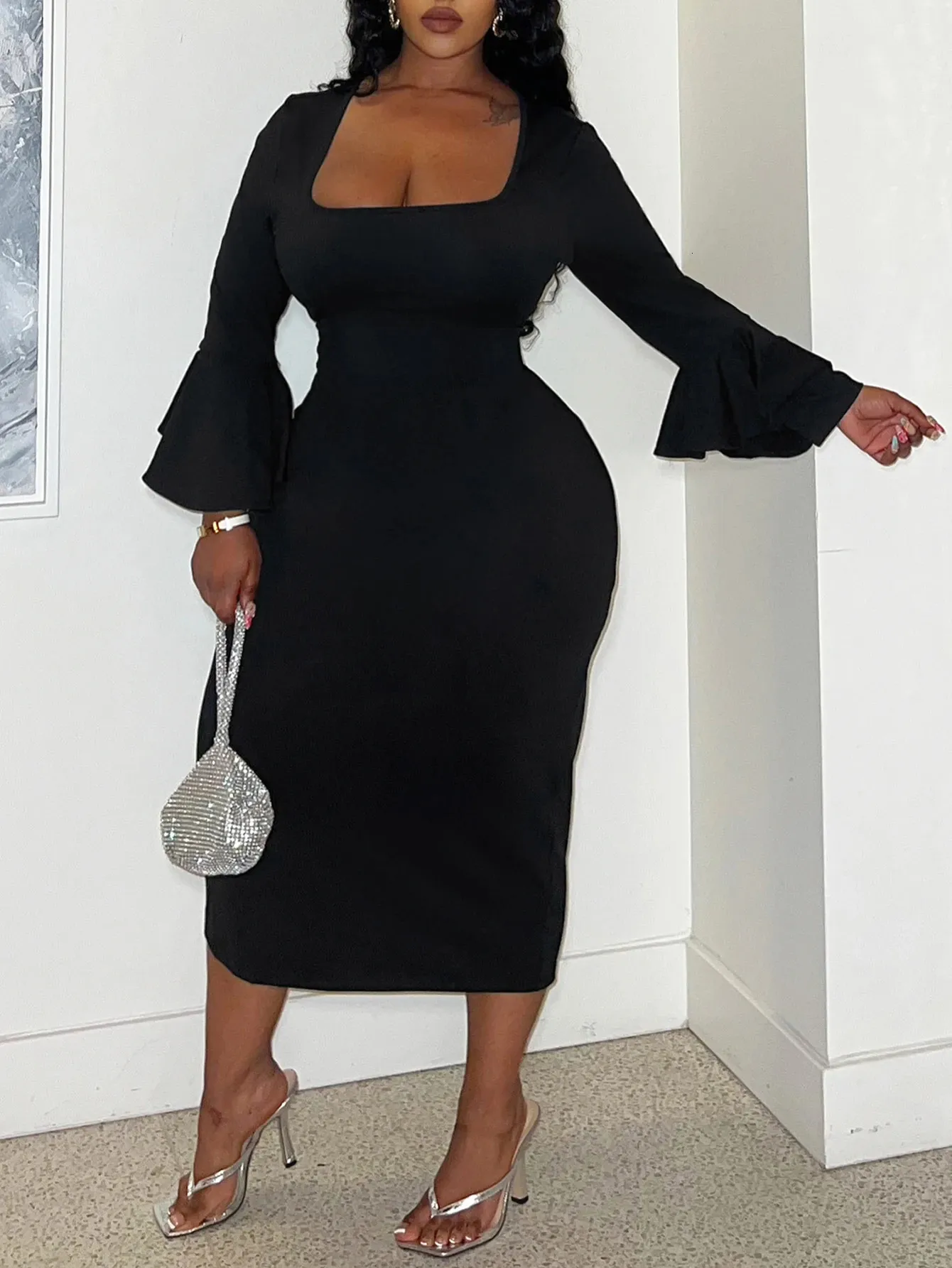 slim fit dress slacks Elegant Crepe Wedding Dress with Long Sleeves and Slit Reine 2US/34FR/6UK / Milk main image 0