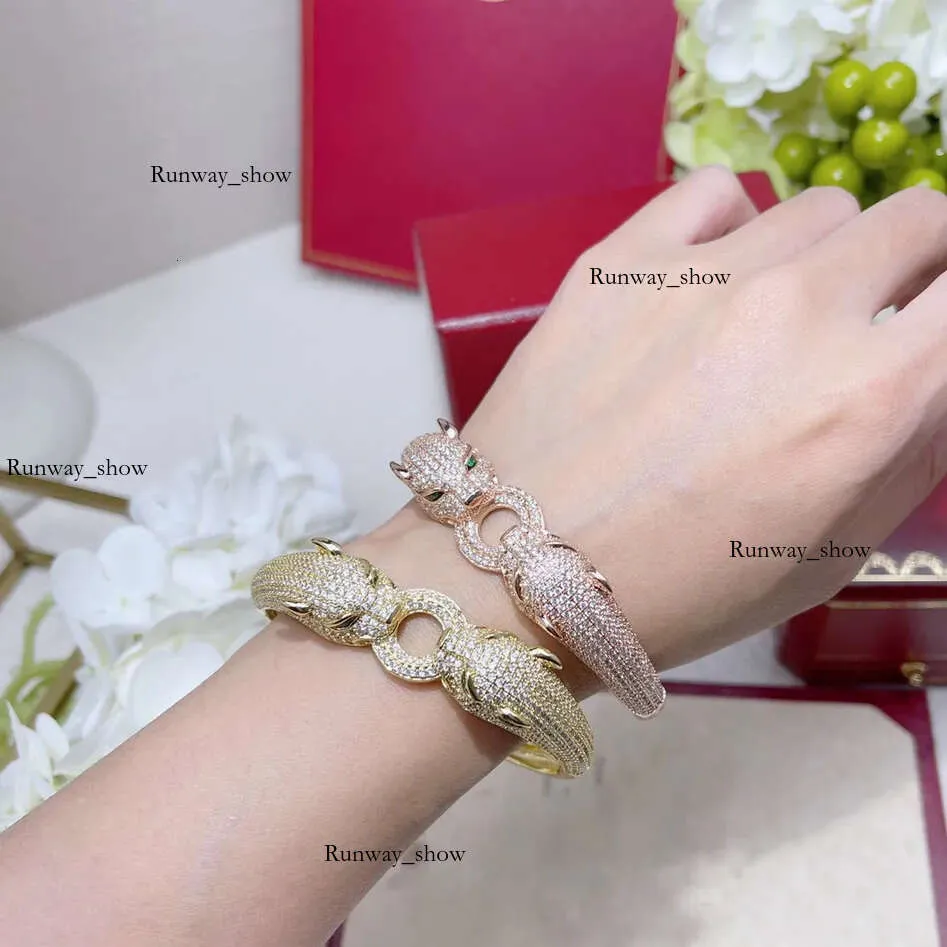 DHgate.com:Elegant Diamond Panther Bangle Bracelet - 18K