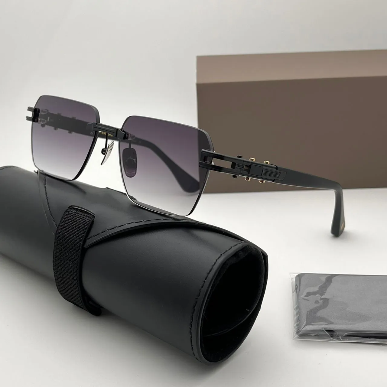 Retro Rectangle Sunglasses, Metal Frame, UV400 Protection Shop Designer Retro Classic Sun Glasses with UV400 Protection main image 2