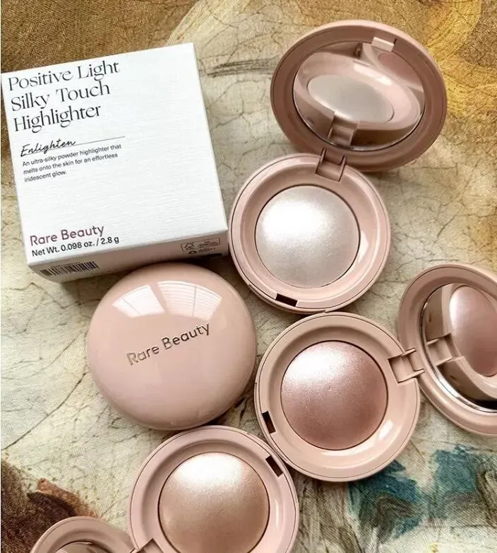 Enlighten 2.8g Rare Beauty Powder Highlighter With Positive Enlighten 2.8g Rare Beauty Powder Highlighter With Positive