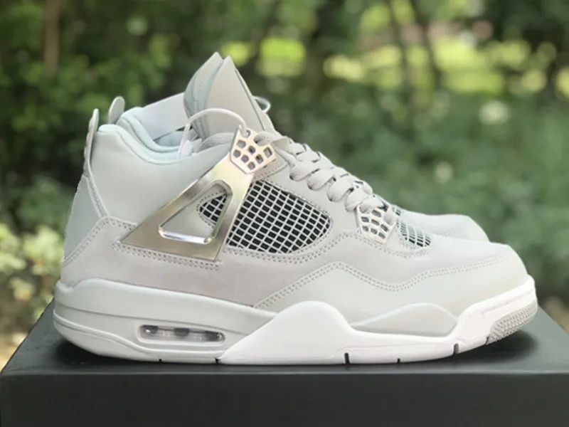 White Thunder 4S Basketball Shoes: Oxidized Green/Olive