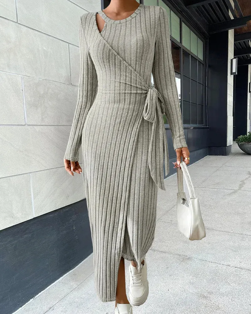 turtleneck black dress long sleeve Mini with Slit and Ribbed Paneling Long Sleeve Embellished Mini It features a sleek SUMMER4.30 Size:31x34