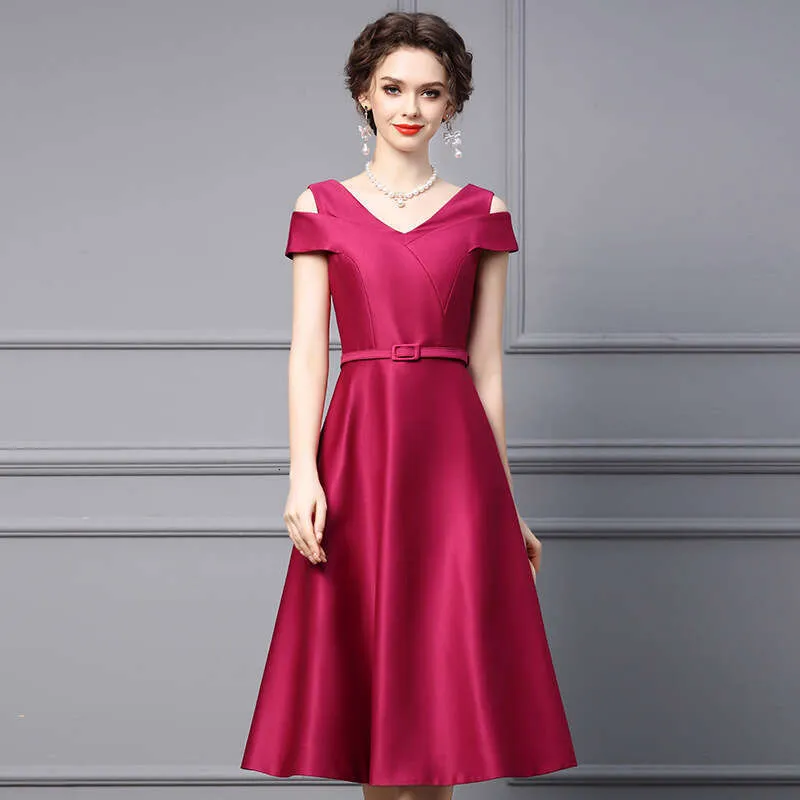 fishtail dress short Short-Sleeved Fishtail Dress With Front Cutout