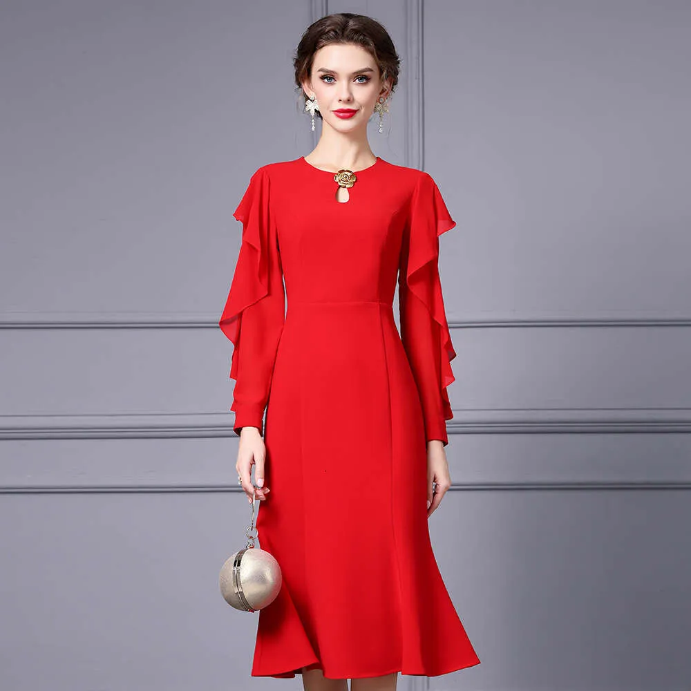 2024 Autumn Camellia Brooch Red Long Sleeved Waist Long Red dress with Cinched Fish Tail Skirt - Self-Cultivation Loose Fit for Important Occasions