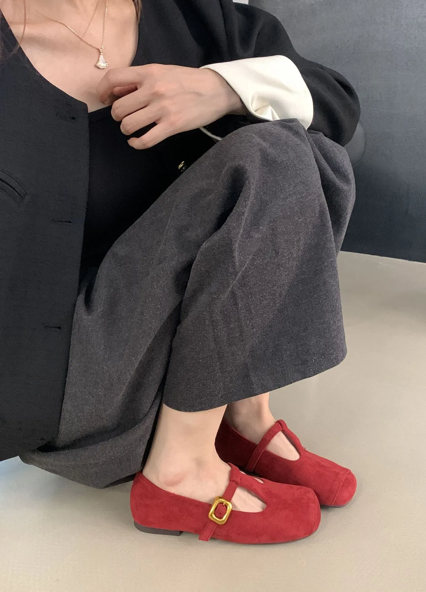 Besplatna dostava nove muške elegantne cipele balerinke dizajnerske cipele ženske okrugle cipele s niskom petom, polu-kopčač, ženske crvene plave smeđe_voghion.com