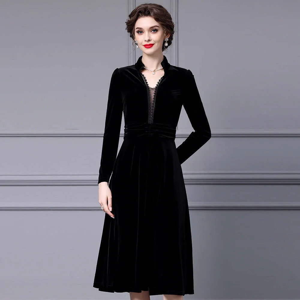 Slimming Dress, Elegant Black V Neck Swing Dress: A Luxurious Velvet Maternity  Dress For Autumn, Flattering Slim Fit For Expectant Mothers From  Clothing959421, $92.86 In Bulk