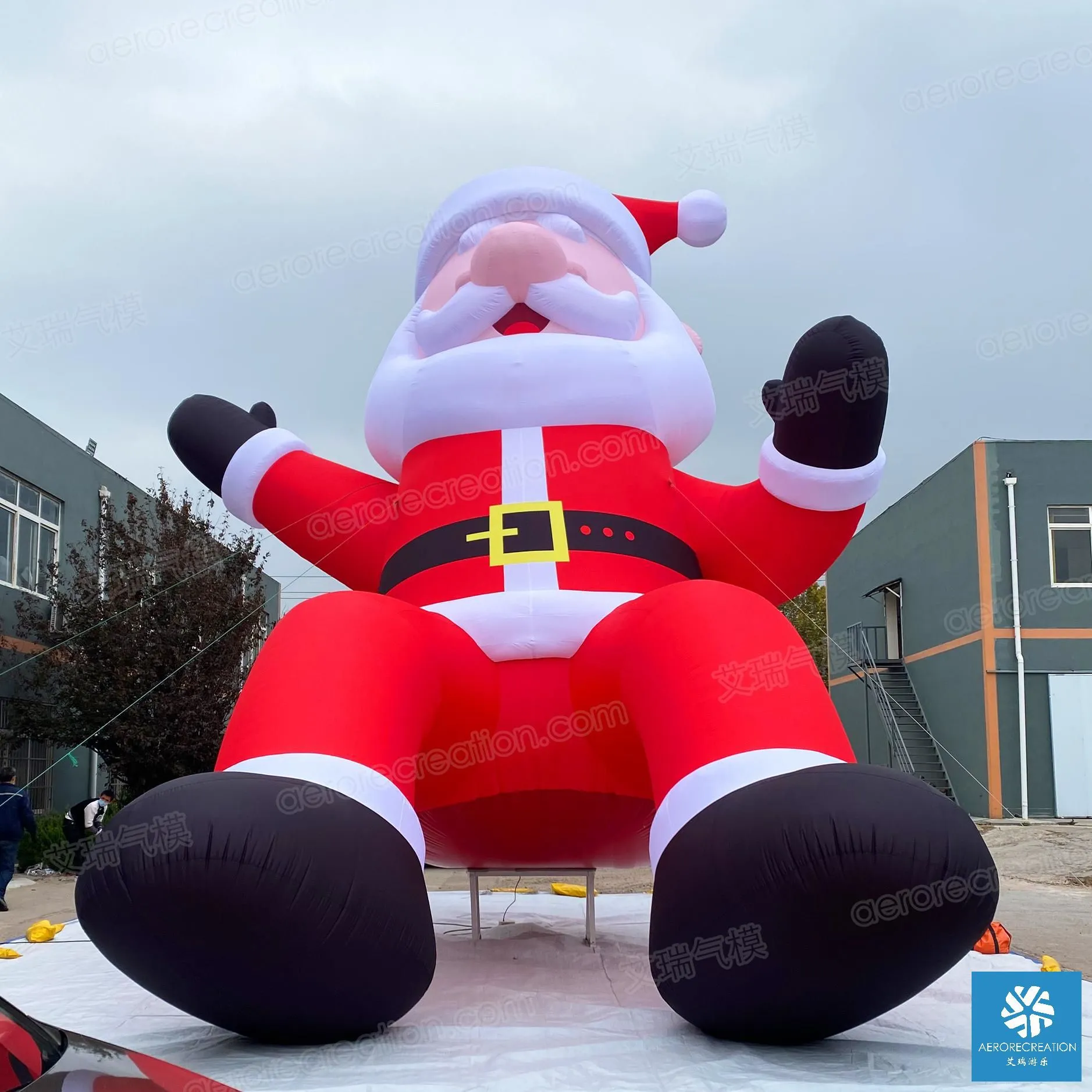 Wholesale Seated 6ft Inflatable Santa Figure Elegant And Perfect For ...