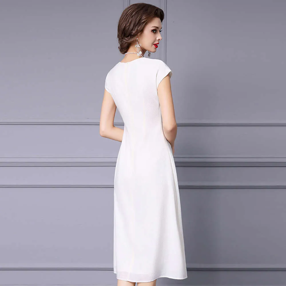 2024 Korean Lazy Style White Diamond A-Line Denim Short Sleeve Midi Dress for Women - Slim Fit, Long Skirt, Sexy & Oversized 2024 Korean Lazy Style White Diamond A-Line Denim Short Sleeve Midi Dress for Women - Slim Fit, Long Skirt, Sexy & Oversized