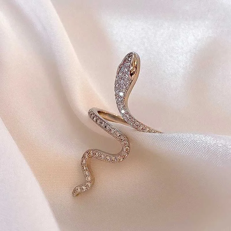 Gothic Jewelry for Men Rhinestone Snake Ring: Adjustable Animal Reptile Style, Novelty Rings Jewelry for Fashion Punk Boys and Girls