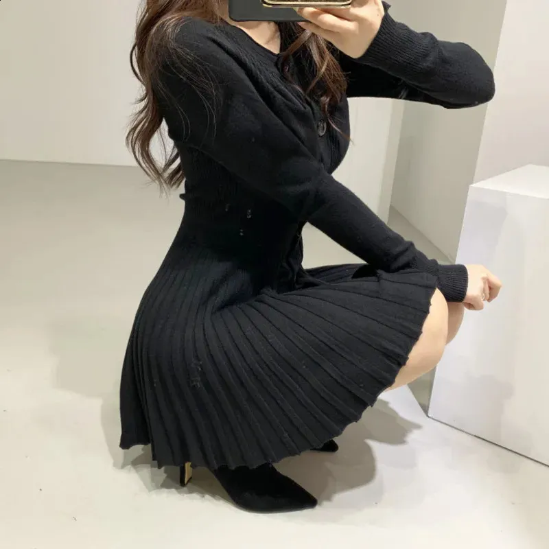 Korean Casual Knitted Sweater Knitted Jumper Dress with Pleated Robe and Single Chest Button for Women - Mini Autumn/Winter Vest (Style 241014)