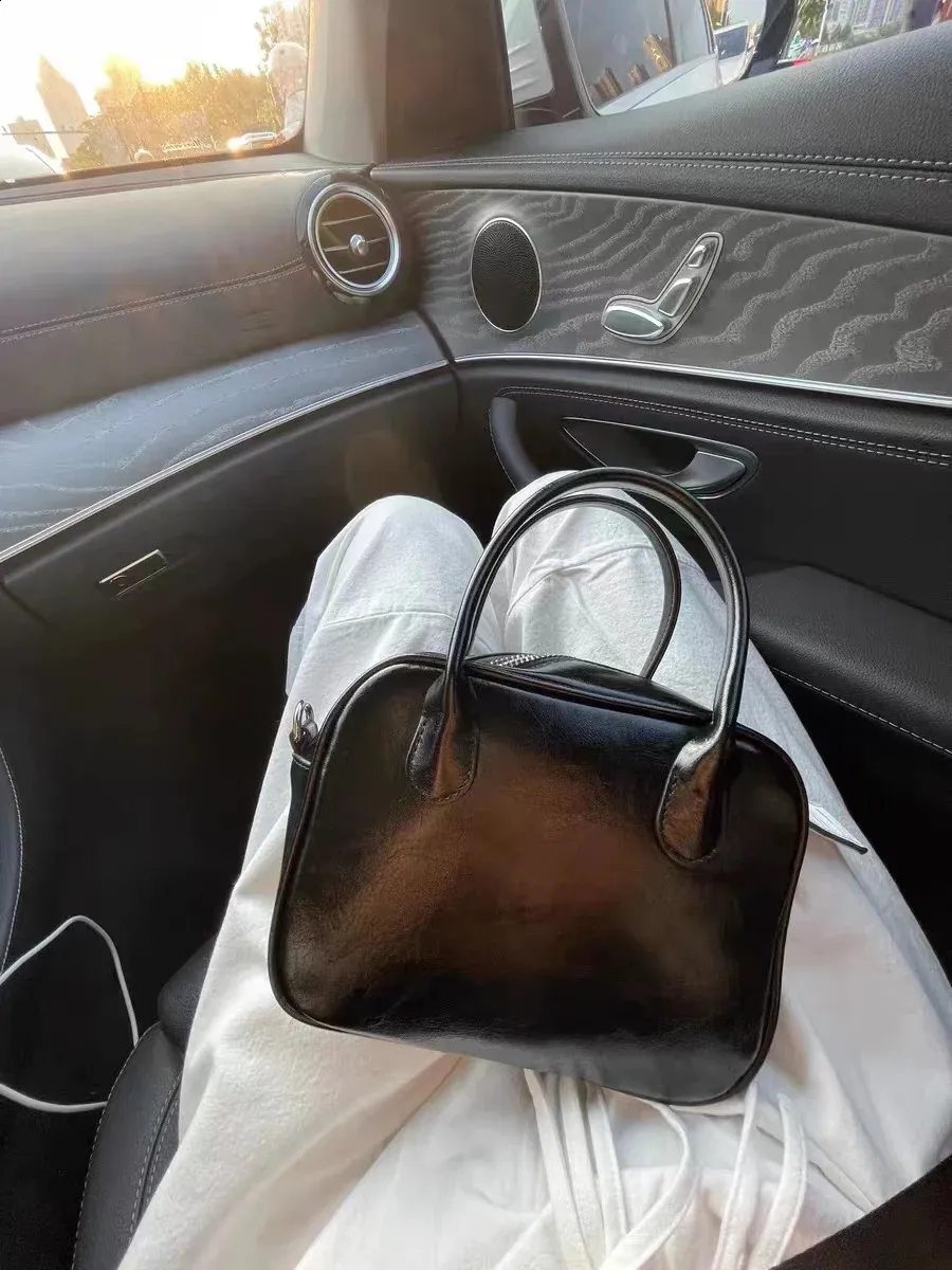 Aoyama Comme Des Garcons Quality Bag Small Square Leather