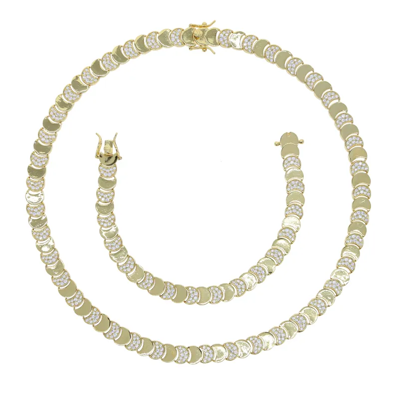 Collier Triple Chaîne Plaqué Or 18K Avec Pendentif Lune - Neuf Avec étiquettes - Style Glamour