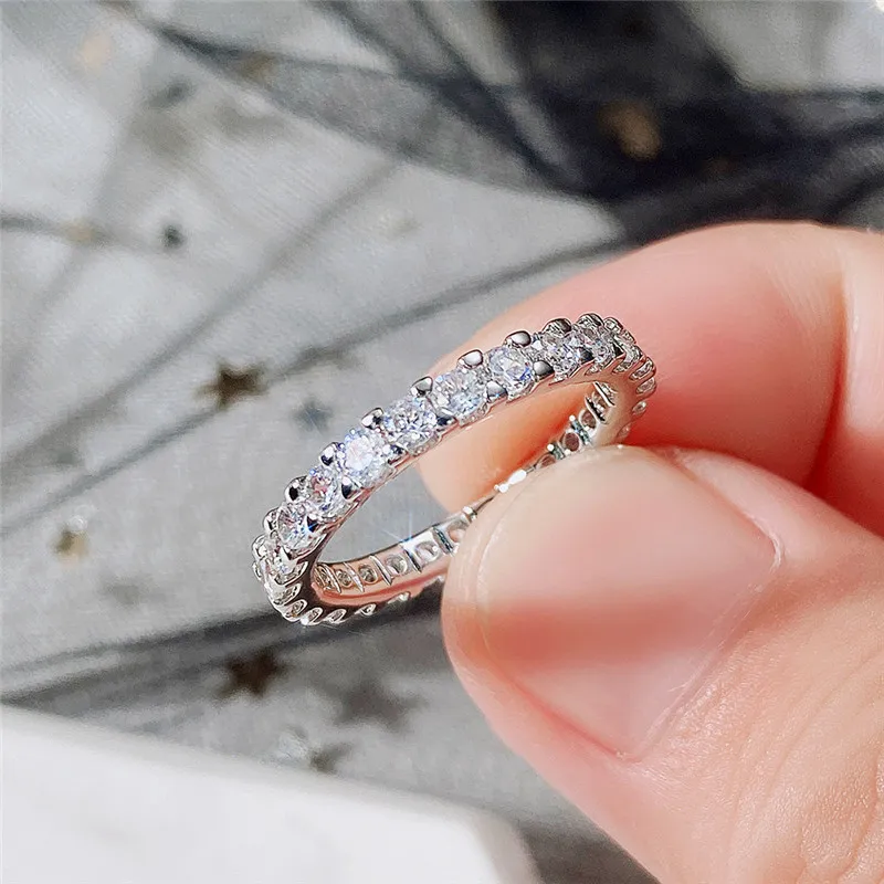 Sparkling Round Cut Moissanite Ring In 925 Sterling Silver_voghion.com
