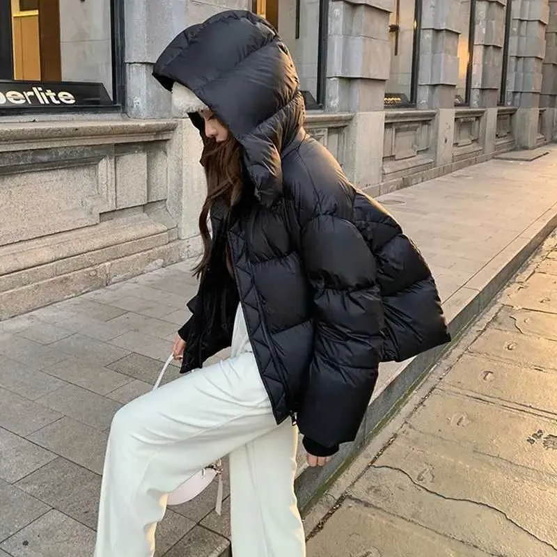 ジャケット・アウター   SHORT DUCK DOWN New Arrival Womens Fashionable Duck Down White Puffer Jacket Women