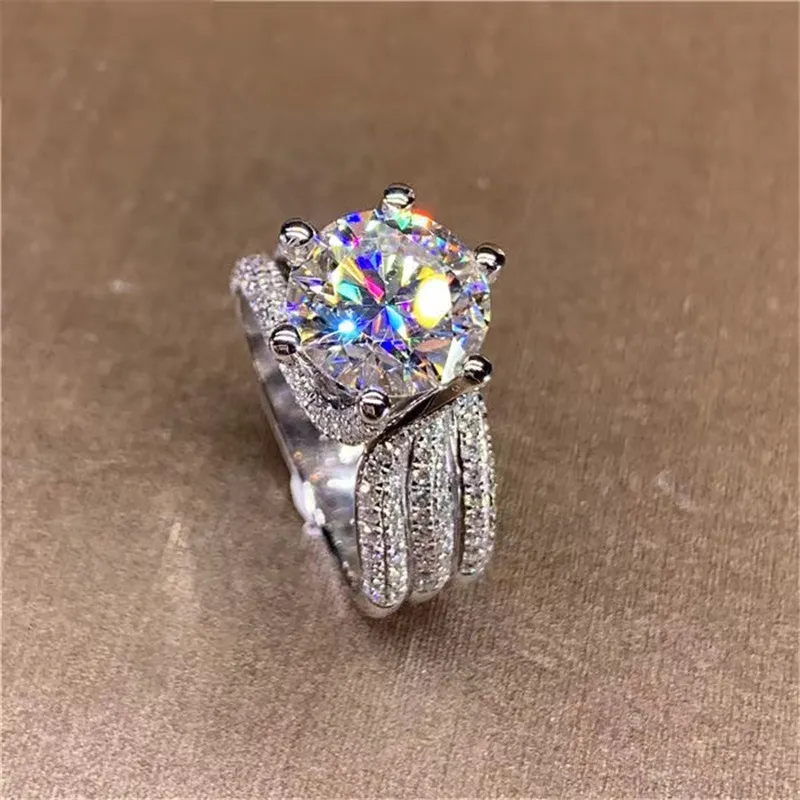 Solitaire Classic Six-claw Diamond Wedding Ring In Platinum Silver_voghion.com