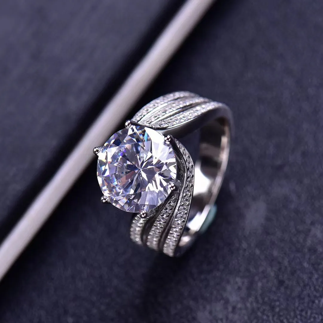 Solitaire Classic Six-claw Diamond Wedding Ring In Platinum Silver_voghion.com