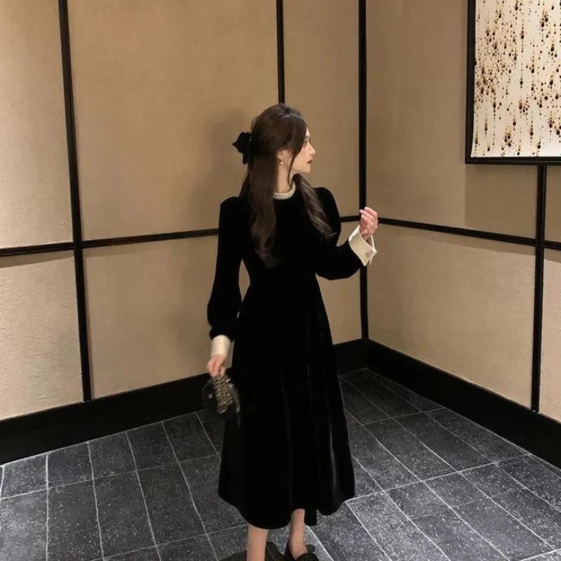 Velvet French Audrey Hepburn Style Velvet midi dress for Women - Elegant Autumn/Winter Clothing in Plus Sizes (241011) Velvet French Audrey Hepburn Style Velvet midi dress for Women - Elegant Autumn/Winter Clothing in Plus Sizes (241011)