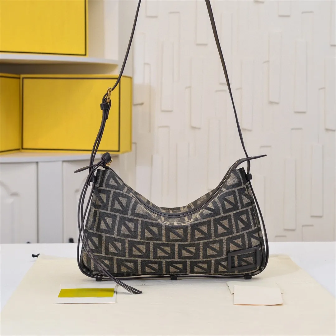 海外限定!ボビン ミディアム レザー ショルダーバッグ Designer Shoulder Handbags Baguette Purses Chic Crossbody
