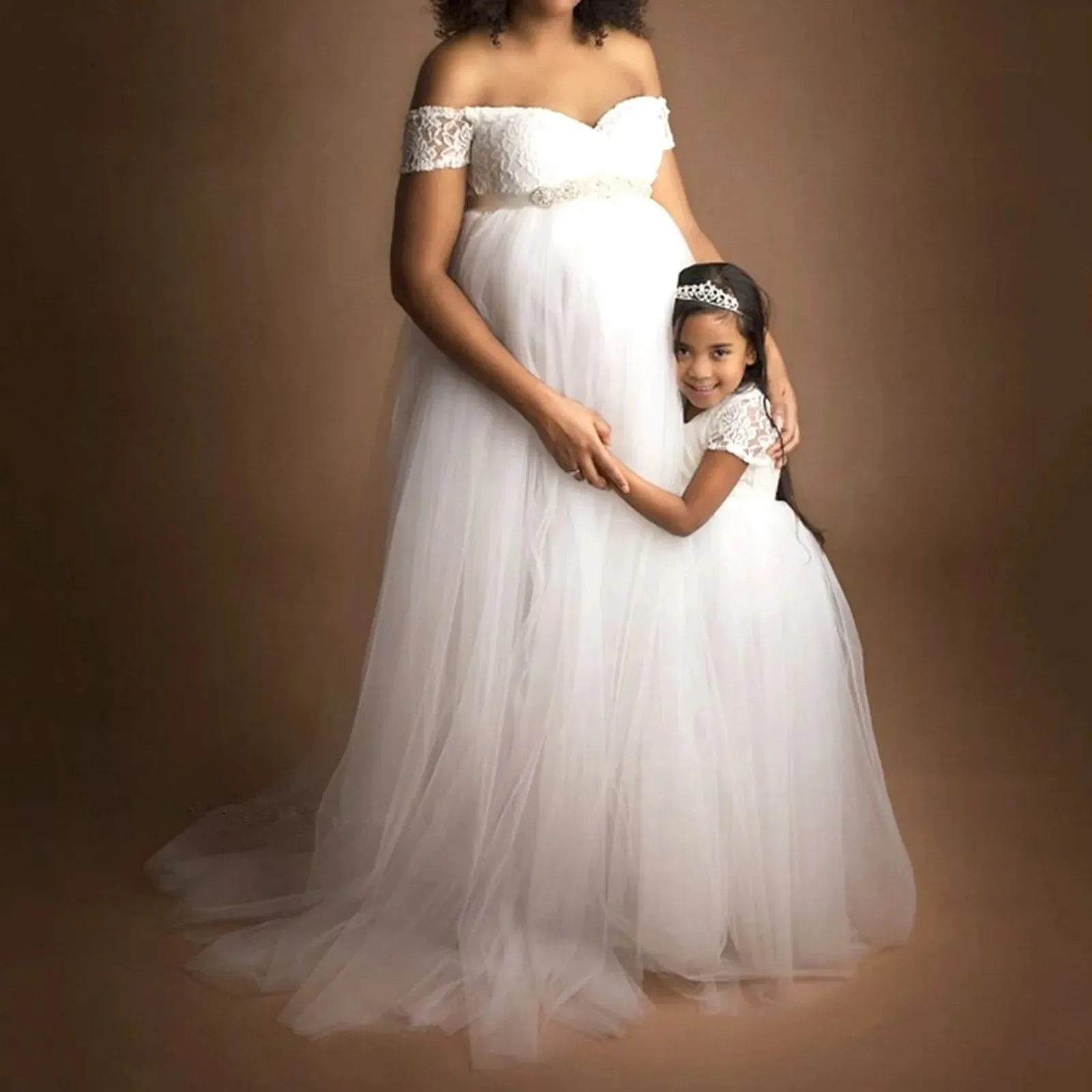 Elegant Maternity Pregnancy Wedding Dress with Lace Swing and Breastfeeding Support - 241023 Elegant Maternity Pregnancy Wedding Dress with Lace Swing and Breastfeeding Support - 241023