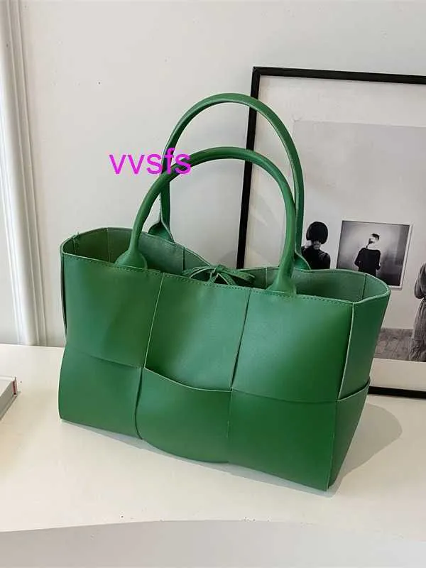 トートバッグ HEREU Woman Tote bags Green ECANAWBA25 GEEN Woven Green Leather Tote Bag - Designer Shoulder Bag for