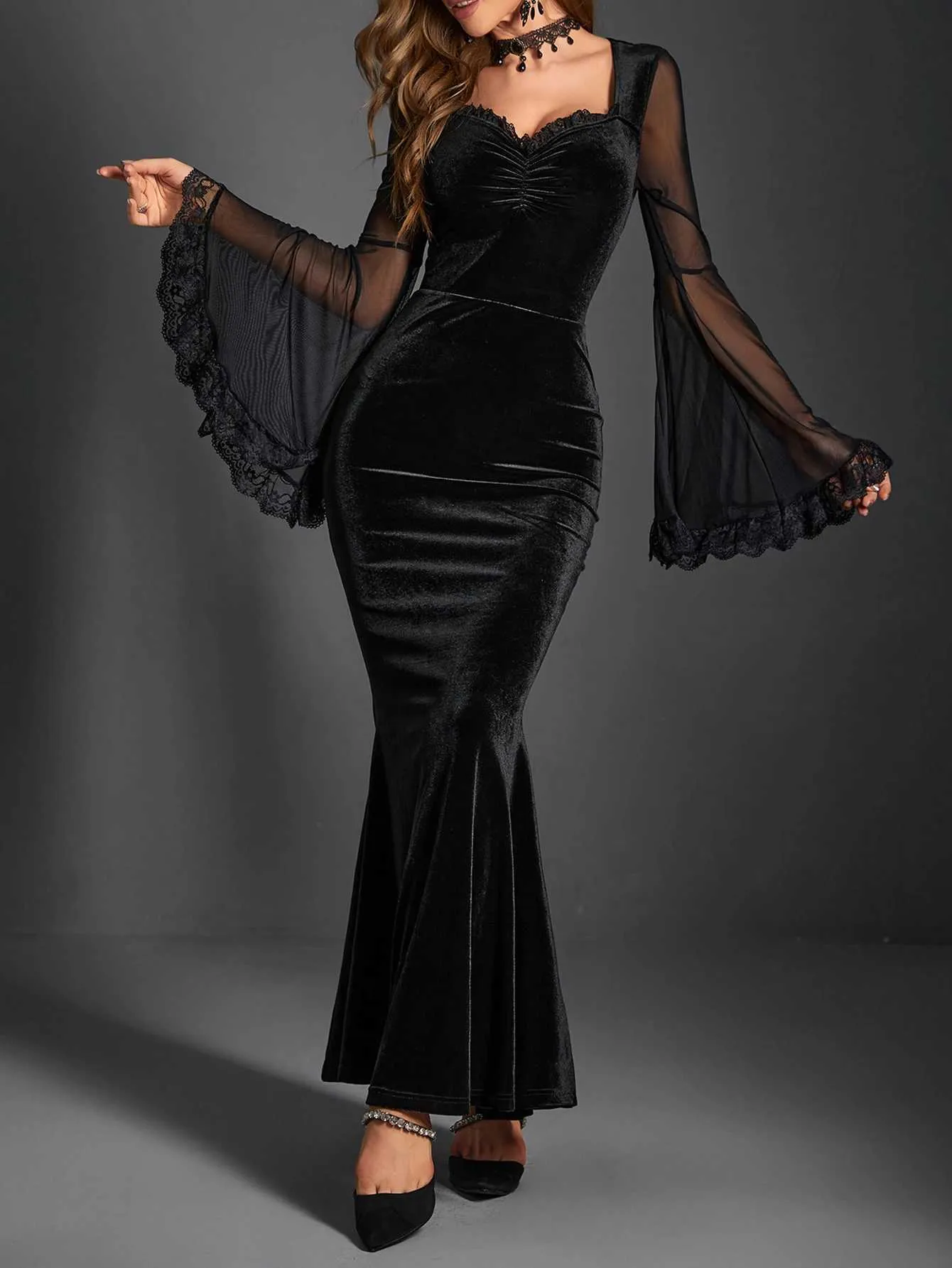 Dark Velvet Gothic Punk Trumpet Black Evening Dress with Grunge, Ruched Mesh, and Flare Detail - Perfect for Evening Events and Formal Parties (