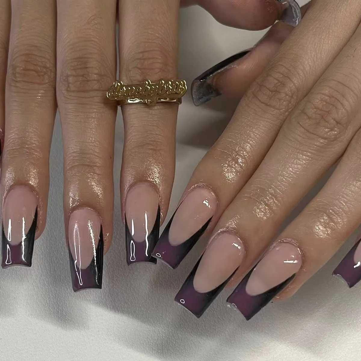 Allereya Press On Nails Schwarz Matt – 24 Acrylnägel Im Sarg-Format
