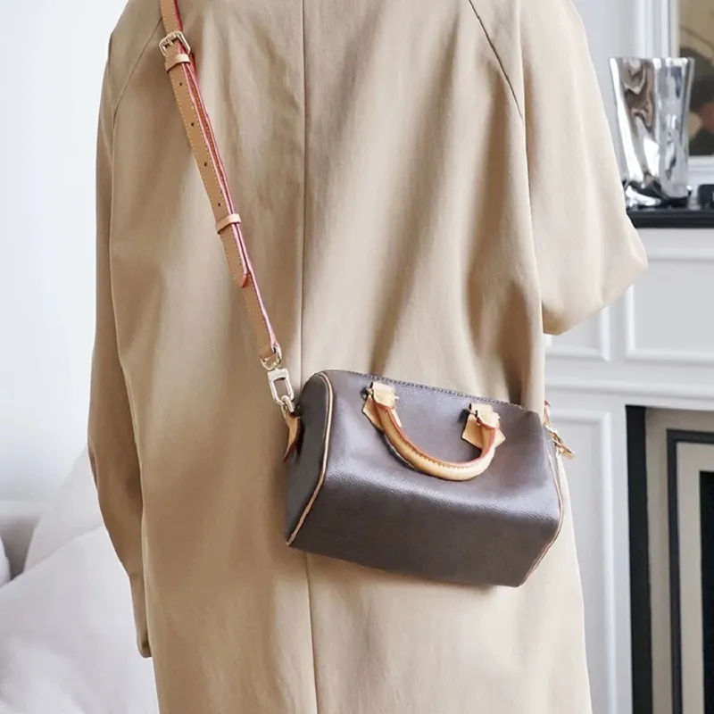 Borsa A Tracolla Trapuntata A Diamante Nero Con Catena Dorata