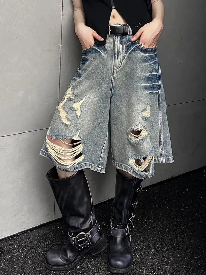 Men's High-Waisted Wide Leg Denim Shorts main image 1