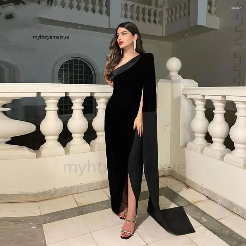 Black Arabic Cape Sleeves Evening Dresses Gowns 2023 Luxury Beaded A-Line  For Women Party BLA71889