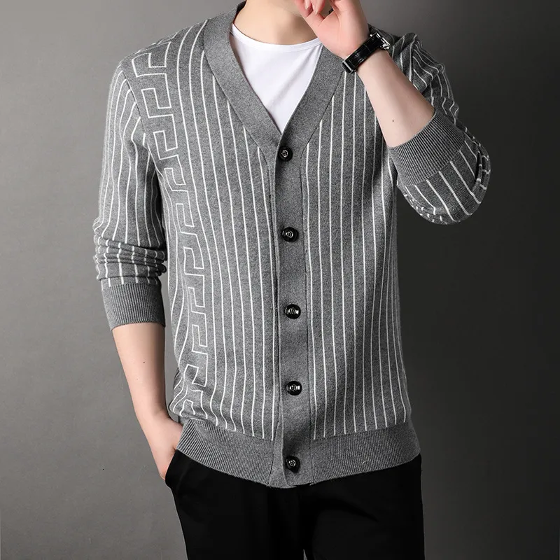 Maglioni da uomo Giacca cardigan con scollo a V autunno e inverno Stampa sulla Grande Muraglia Dettagli a strisce Maglione strutturato 230831