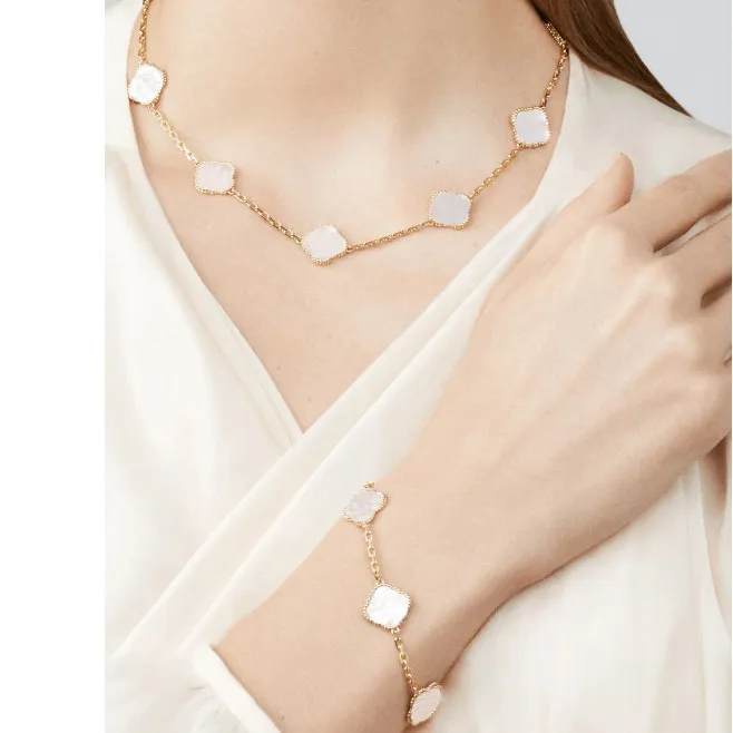 Collane di gioielli di moda di lusso designer Collana con quadrifoglio e bracciale set per donna 5 motivi braccialetto regalo regalo di nozze in acciaio inossidabile