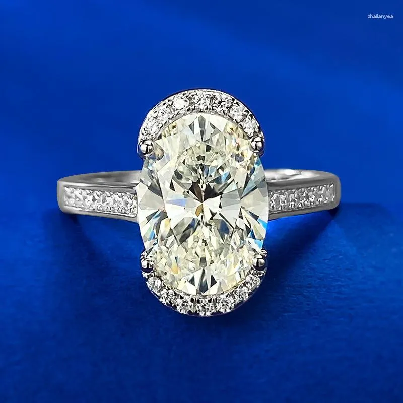 Cocktail cluster rings deals