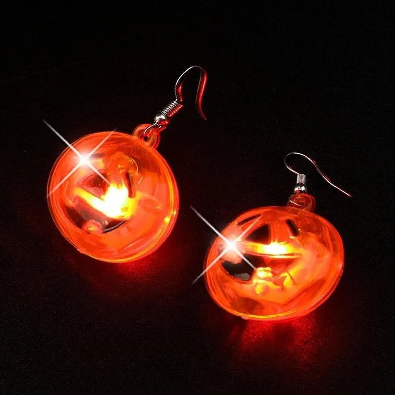 Charm 1 par de luces LED para discoteca con brillo de calabaza, pendientes con brillo de calavera de calabaza, pendientes LED para fiesta de Halloween, accesorios para fiesta de regalo con encanto 230831