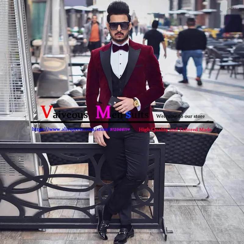 Herenpakken Bordeaux Fluwelen Heren Slanke Trouwpak Voor 3-delig Engelse stijl Prom Diner Bruidsjonkers Smoking Mode Jas Broek Vest