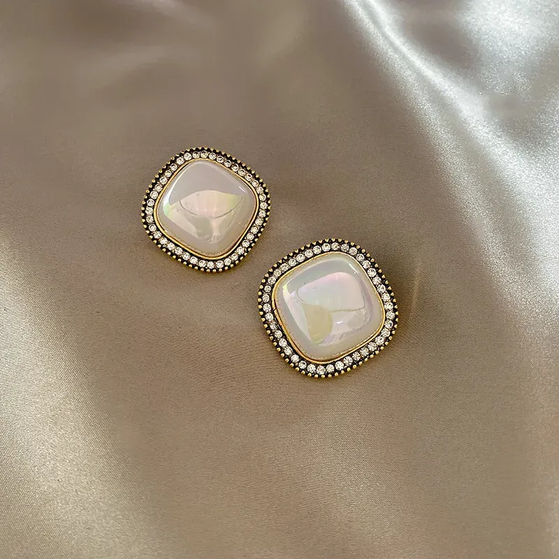 Huitan 925 Silver Bee Stud Earrings – White Lab-Created Pearl, Cute Wedding Gift, Women