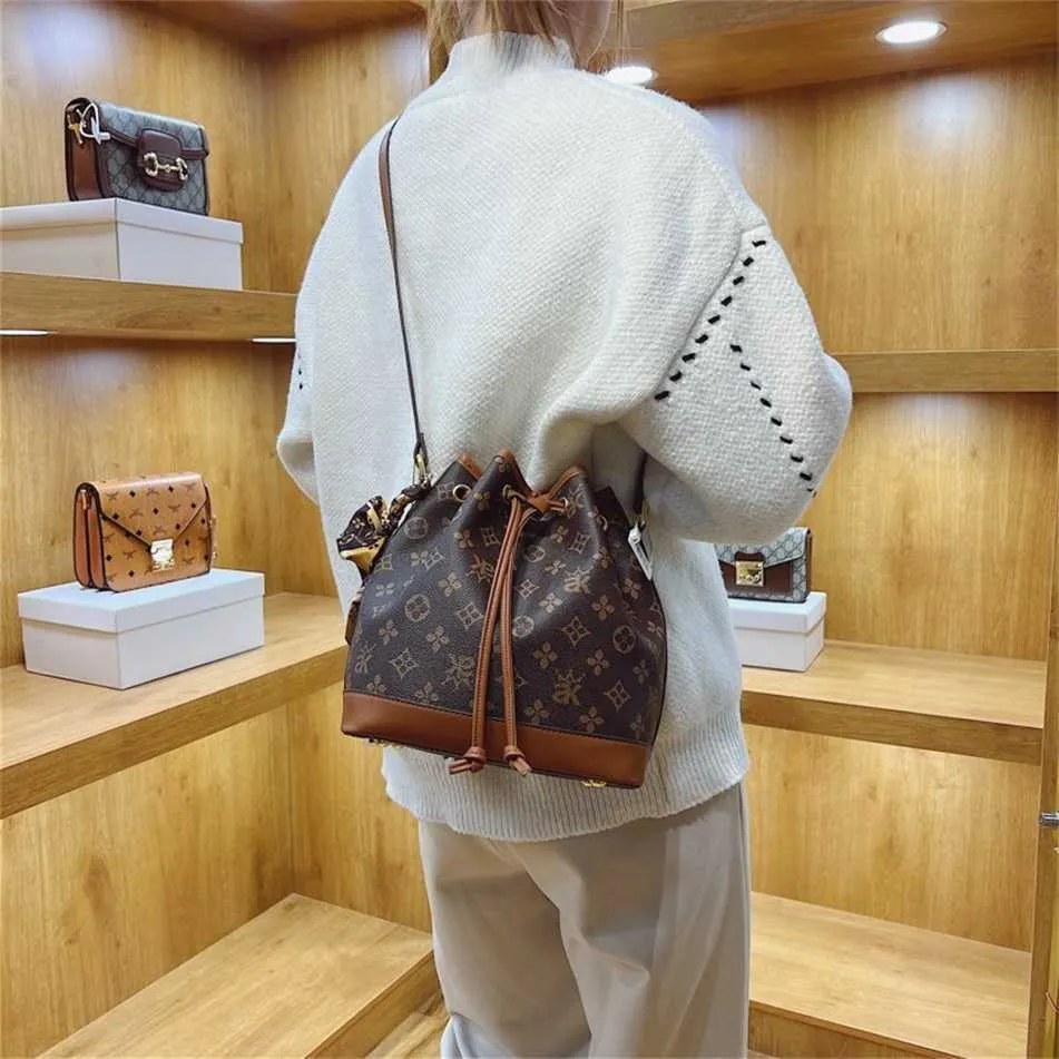 نساء 2023 الأزياء Crossbody Texture Bucket Bag التخليص السعة 85 ٪ خصم