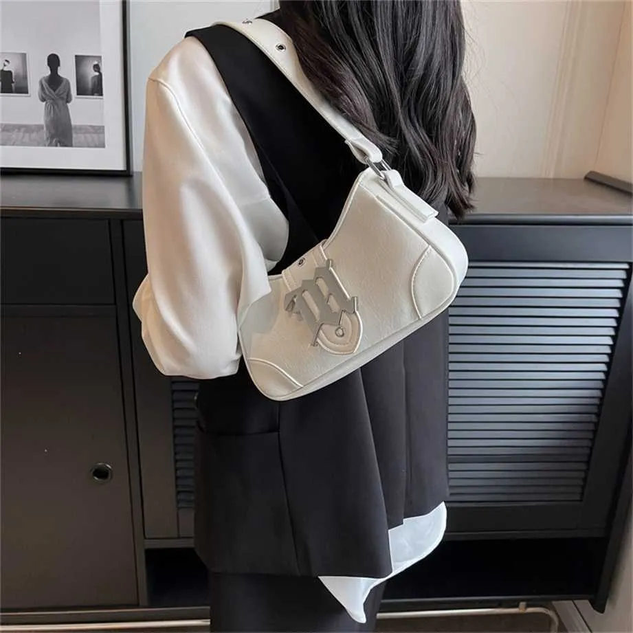 French niche small summer 2023 new high-end texture crossbody bag women's one shoulder underarm handbag Off wholesale