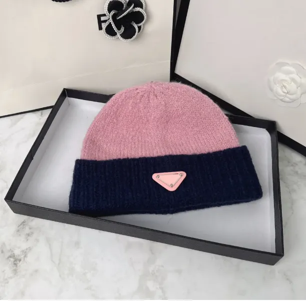 Kapaklar Kadın Şeker Sonbahar ve Kış Sıcaklık Tasarımcı Beanie Hat Erkekler Cap Spor Tarzı Üçgen Mektup Baskı Casquette