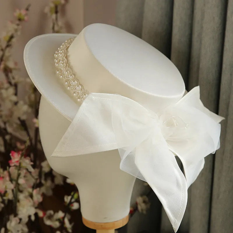 Bonnet Crâne Caps Blanc Élégant Mariage Chapeau Rétro Topper Printemps Été Mode Bowknot Perles Décoration Accessoires Top 230831