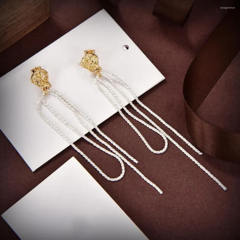 Boucles d'oreilles pendantes avec pompon en métal irrégulier pour femmes, bijoux de luxe à la mode, de fête, 2023.