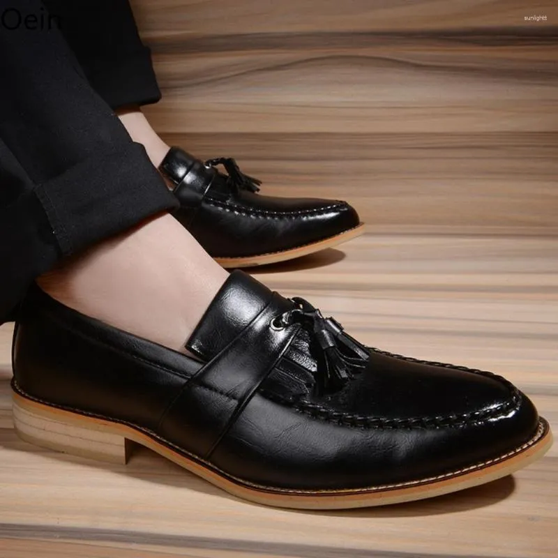 Klänningskor Fashion Men's Formal Wedding Leather Tassel Casual Loafers glider på