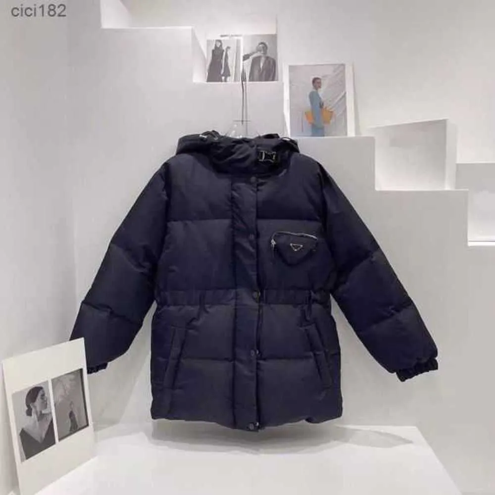 Klassische Damen-Daunenmäntel mit kurzer Kapuze, Designer-Parkas, modische umgekehrte Dreieck-Herrenjacken, warme Winterparker-Windjacke 18SKNP