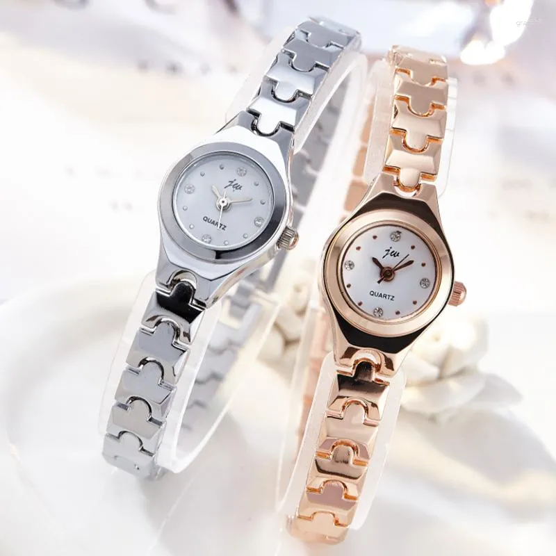 Orologi da polso Versione coreana del marchio Orologio da donna a catena sottile Cinturino in acciaio quadrante piccolo Studente Moda casual