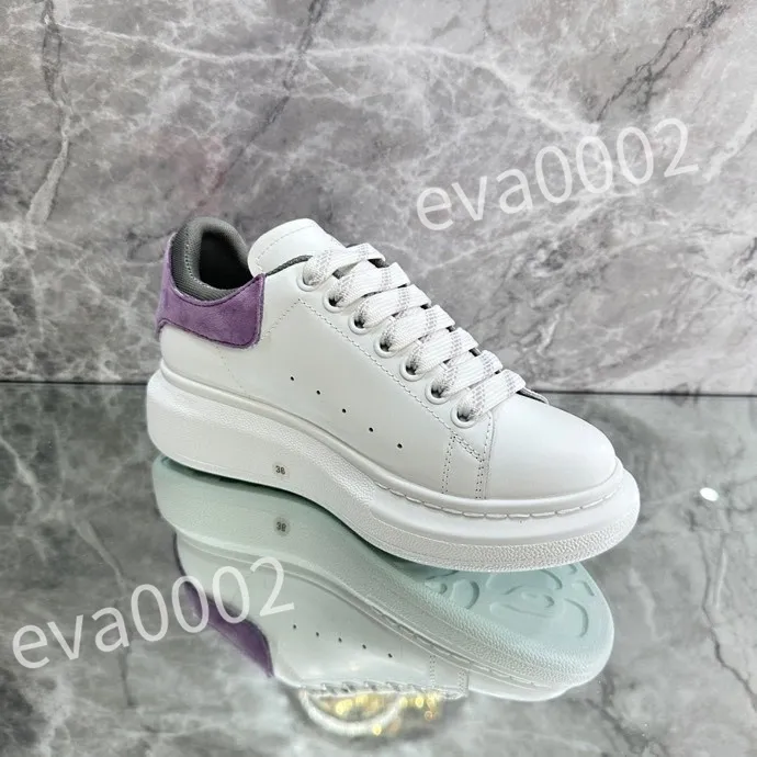 2023 New Hot Luxurys Sneaker Baskets de mode Chaussures blanches Chaussures à semelles épaisses surélevées Chaussures pour hommes et femmes polyvalentes classiques décontractées chaussures de planche xsd221101