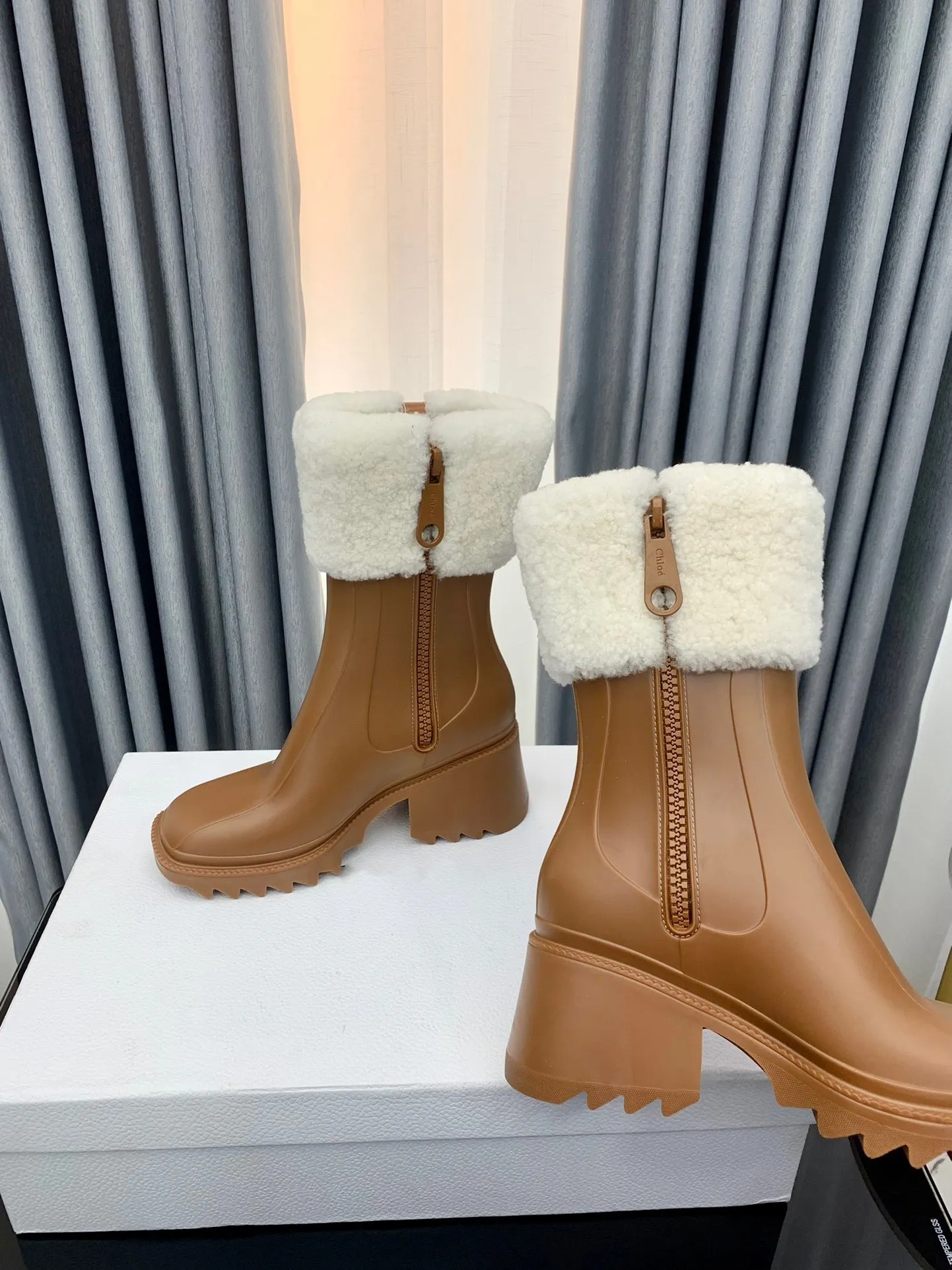 Non slip sales boots ladies