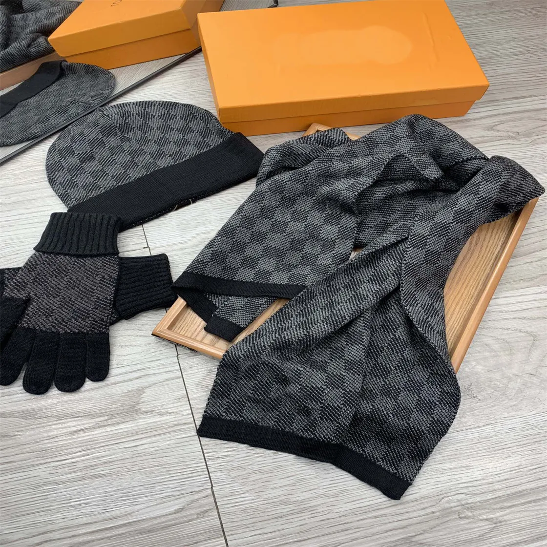 Luxury New High Quality Scarf Hat Glove Sets 3 Piece For beanies Men Women Wool Winter Design Caps Shawl Designer Hats Scarves Wool Beanie Wrap Scarfs Box