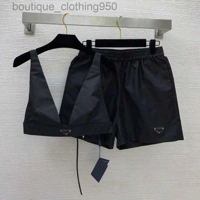 Brand Women's Two Piece Pants designer Set With Triangle Metal V Neck Vest Mini Short Set Streetwear Fashion Crop Top News Tracksuit