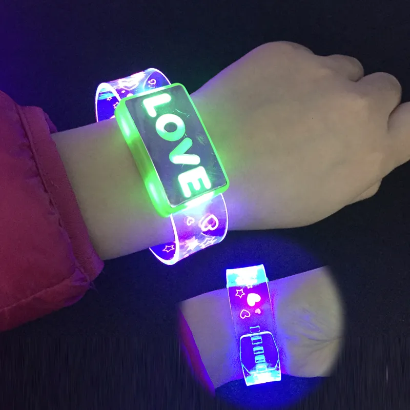 Andra evenemangsfestleveranser Led Party Wedding Decoration blinkande Glödarmband Ljus upp Bangle för Bar Halloween Julklapp LED -armband 230901